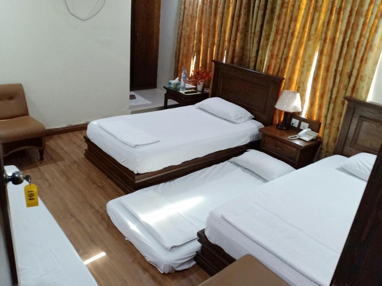Hotel Grand Faisalabad Eksteriør bilde