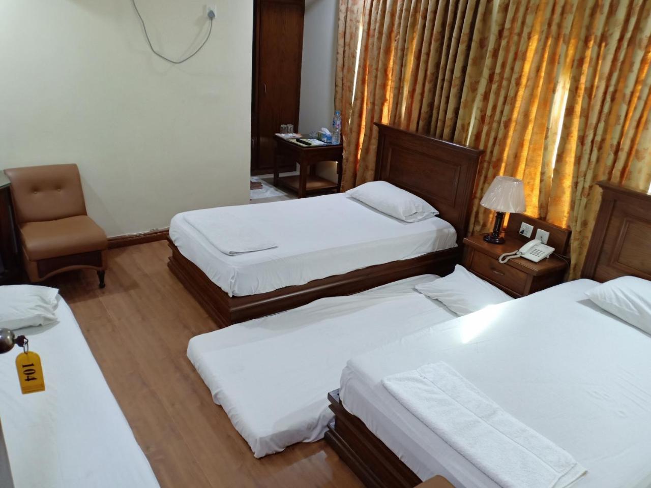 Hotel Grand Faisalabad Eksteriør bilde